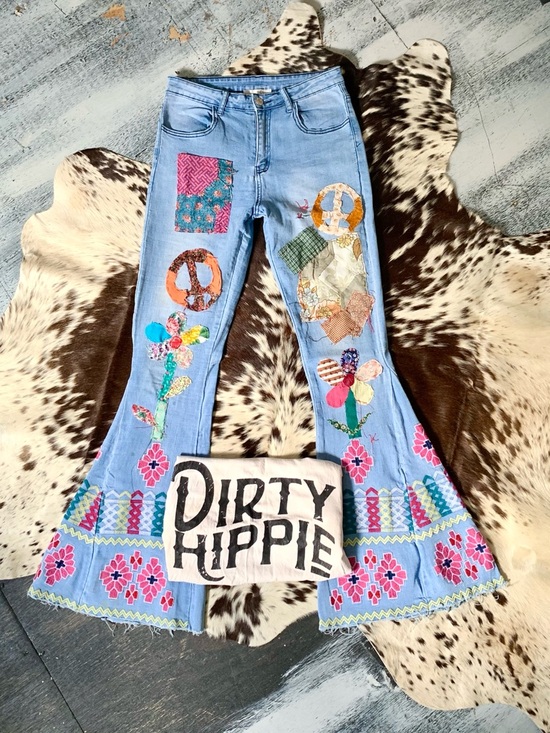 Saints & Hearts Denim - 🌵Saints & Hearts Patchwork Hippie Embroidered Bell Bottoms Flare S🌵